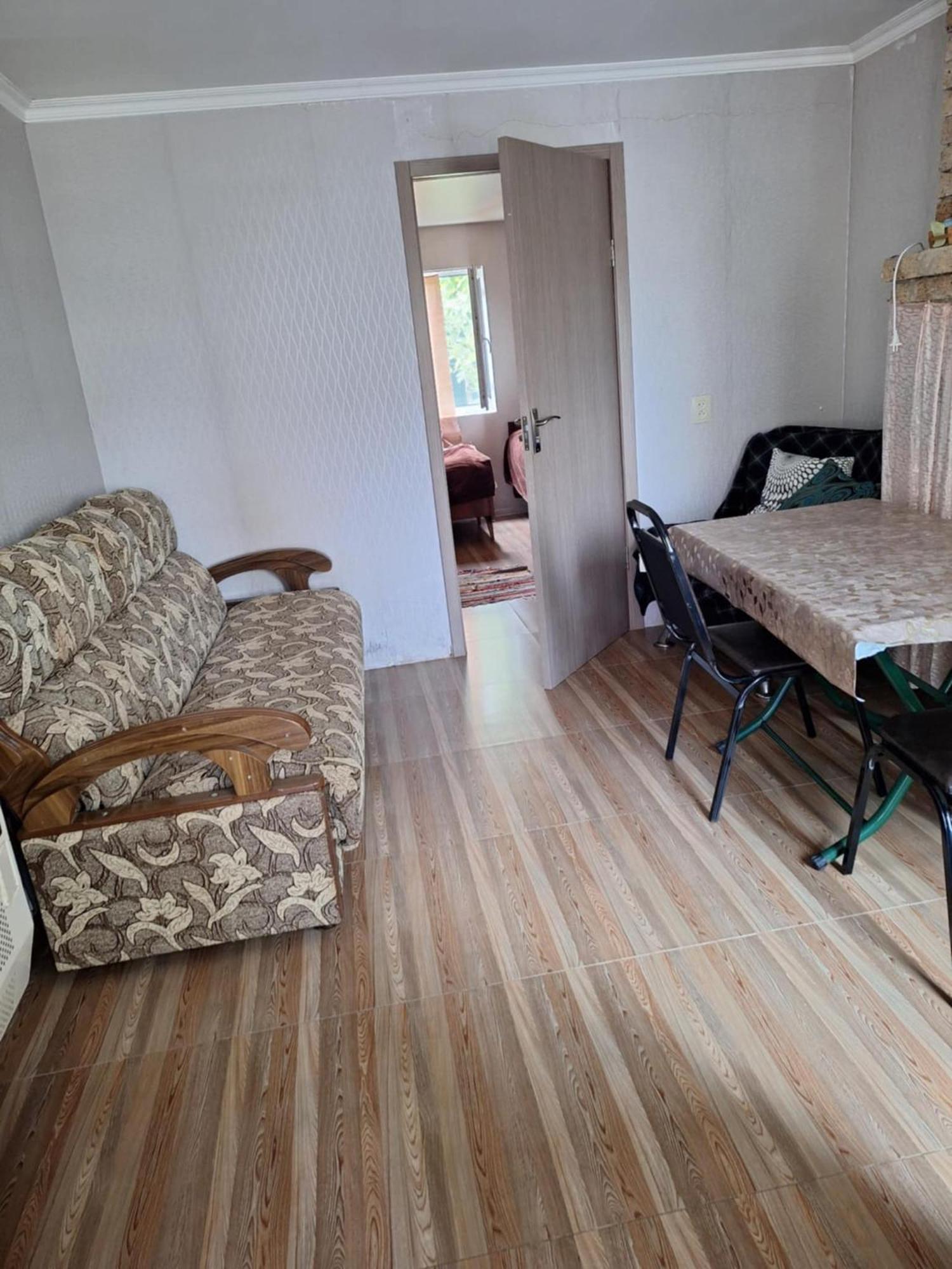 Lux-2-Or-1- Persons Irodion Evdoshvili Street #15 Kutaisi Ngoại thất bức ảnh